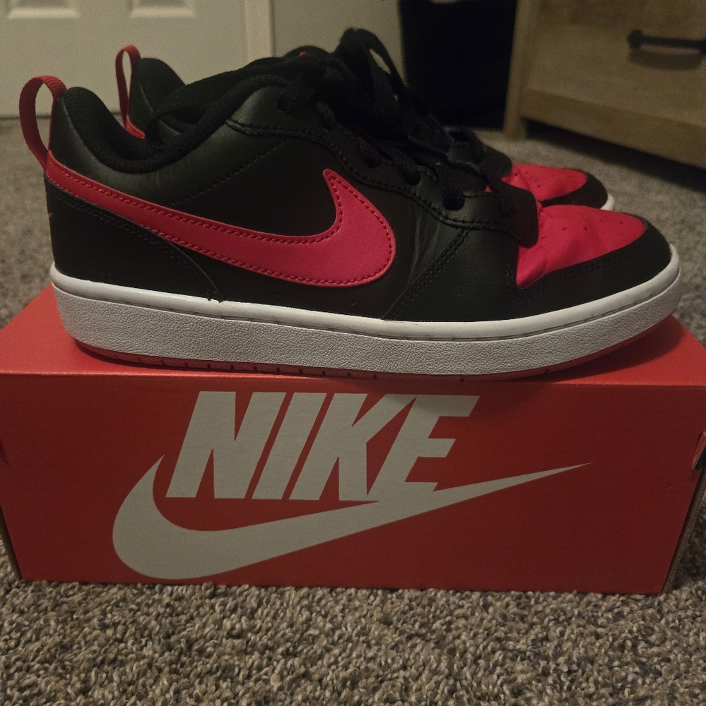 Nike Court Burough Low boys shoes, red and black.